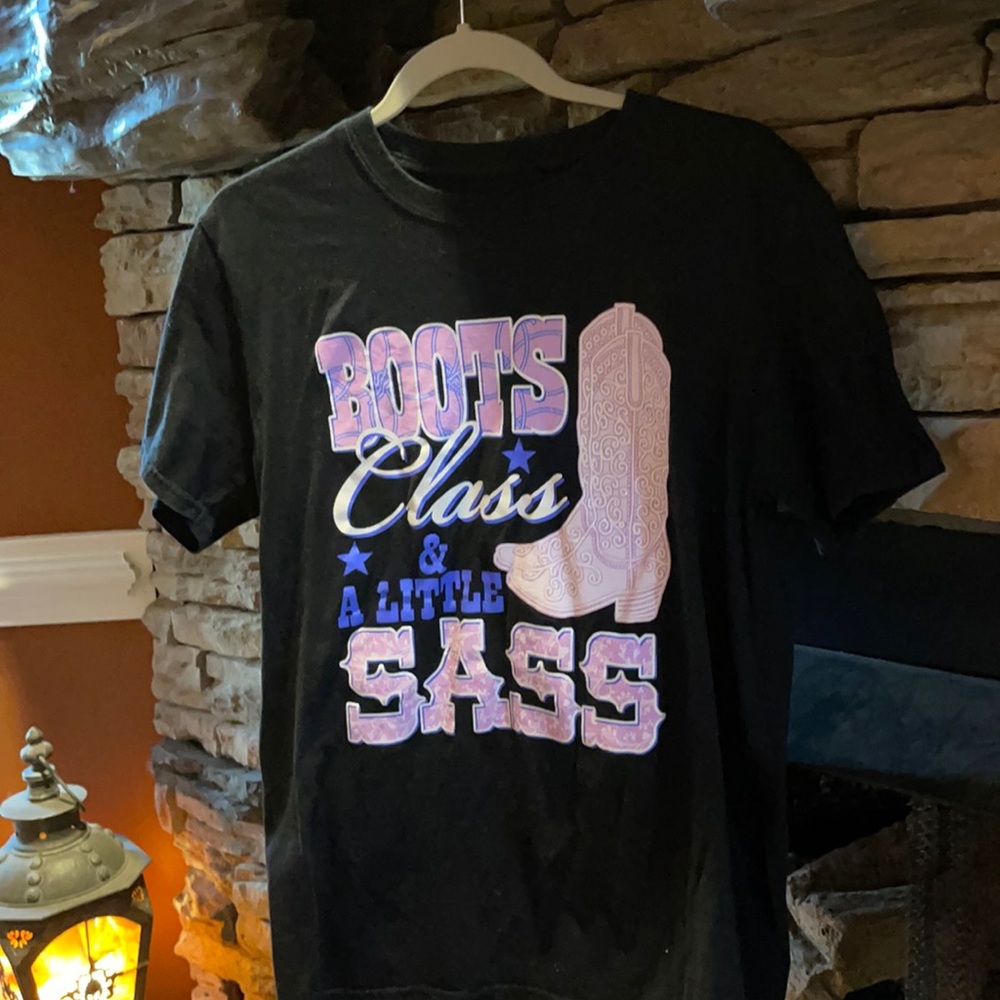 Medium Black T